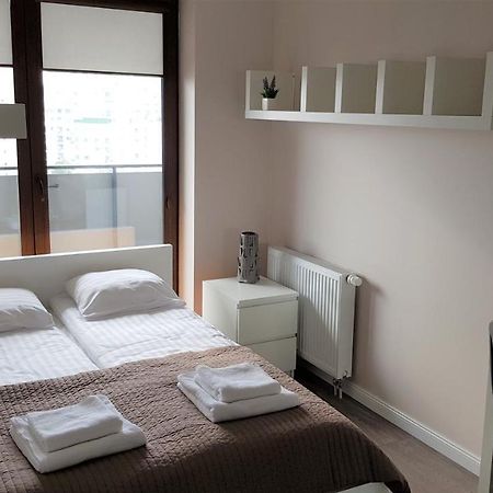 Goclaw Apartament ワルシャワ エクステリア 写真