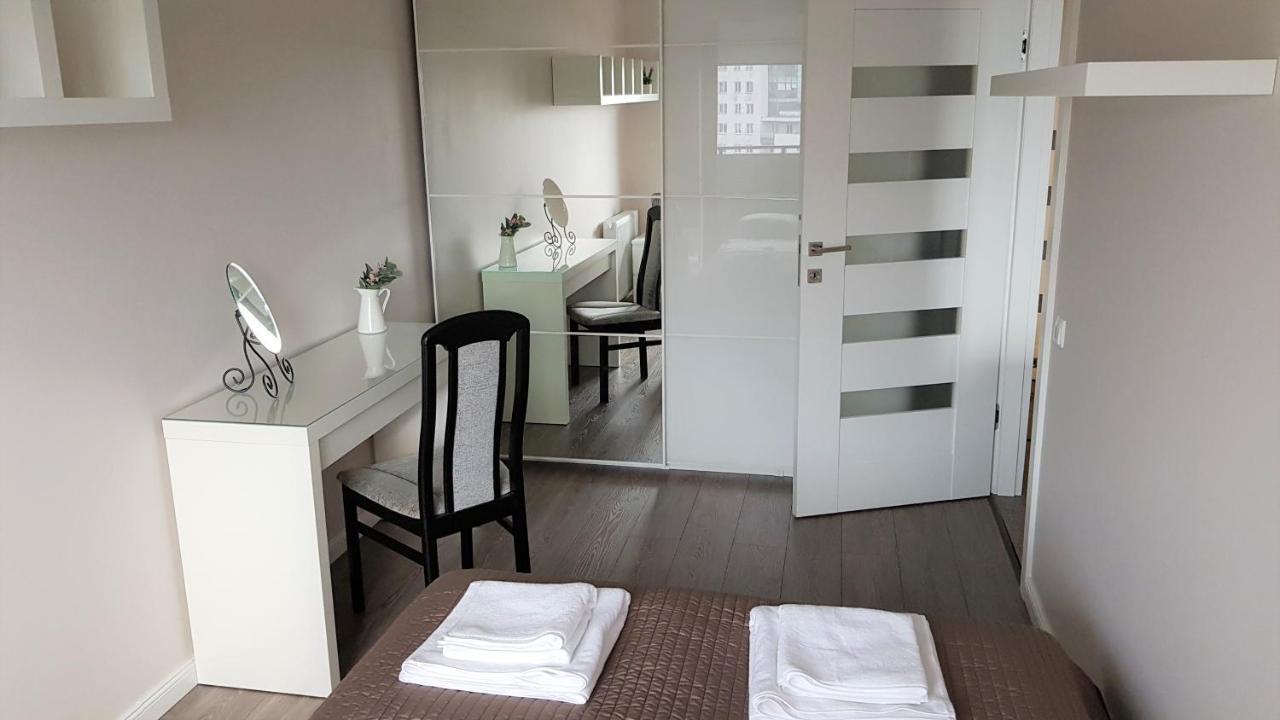 Goclaw Apartament ワルシャワ エクステリア 写真